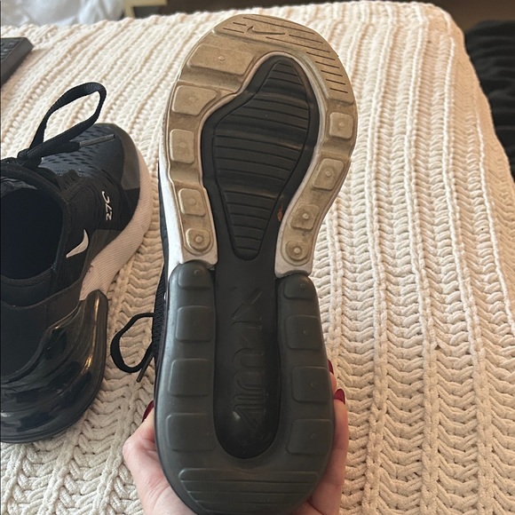 Nike Air Max 270 Black and White Shoes - Picture 6 of 7